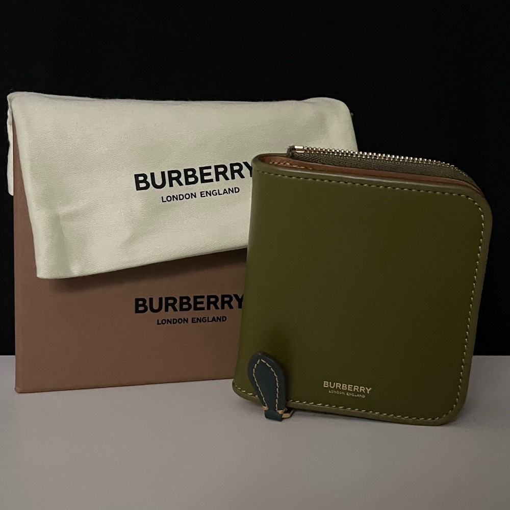 Burberry Juniper Green zip wallet